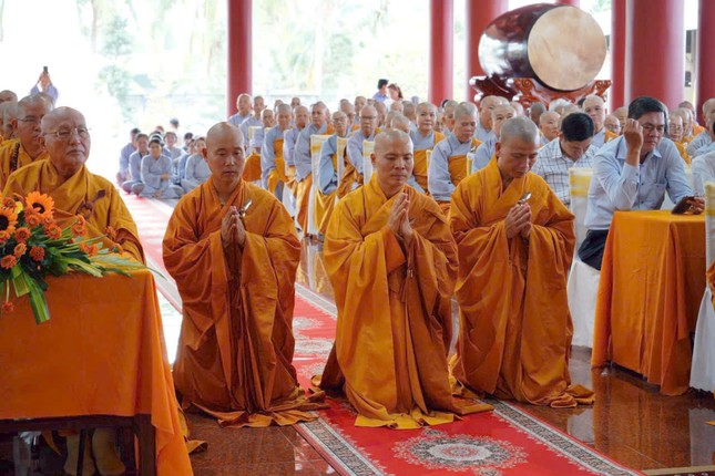 Đại đức Đạt Ma Chí Lãng tác bạch tri ân