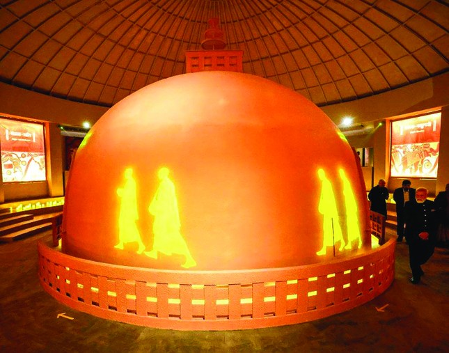 Triển lãm đánh dấu sự kiện lịch sử khi những bảo vật liên quan đến xá-lợi thiêng liêng của Đức Phật trở về Ấn Độ sau hơn một thế kỷ lưu lạc