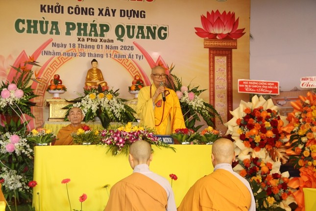 Hòa thượng Thích Châu Quang ban đạo từ Hòa thượng Thích Châu Quang ban đạo từ