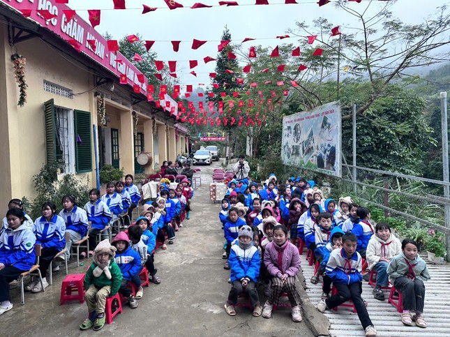 Đem hơi ấm đến với các em vùng cao Đem hơi ấm đến với các em vùng cao