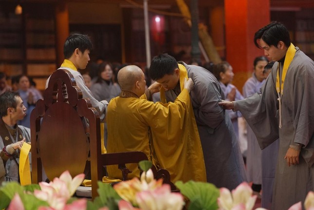 Lễ truyền y Pháp hoa