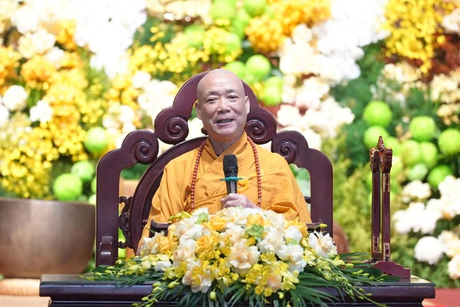 Hòa thượng Thích Bảo Nghiêm sách tấn các Phật tử sau lễ quy y Tam bảo