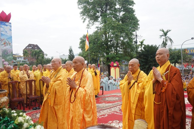 Trang nghiêm khóa lễ