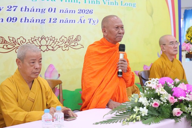 Hòa thượng Thạch Sok Xane ban đạo từ Hòa thượng Thạch Sok Xane ban đạo từ