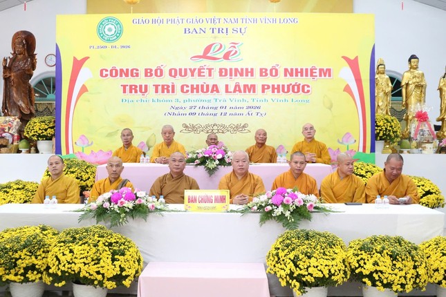 Chư tôn đức chứng minh buổi lễ Chư tôn đức chứng minh buổi lễ