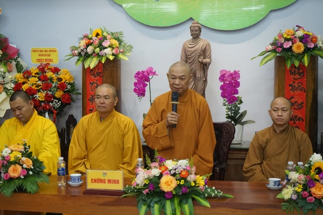 Hòa thượng Thích Từ Nghiêm ban đạo từ