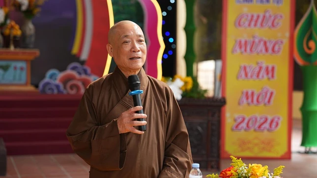 Hòa thượng Thích Bảo Nghiêm phát biểu tại buổi trao quà