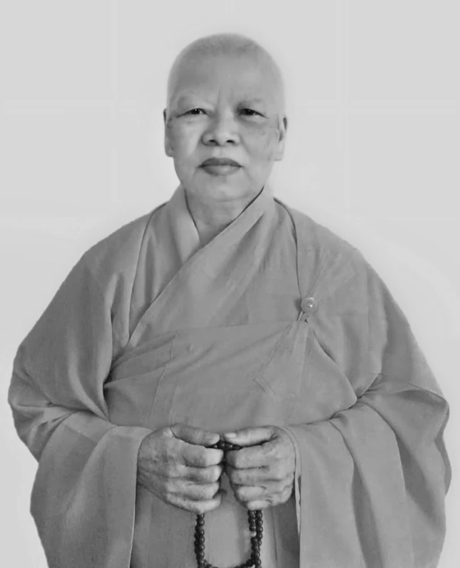 Chân dung Ni trưởng Thích nữ Minh Ấn