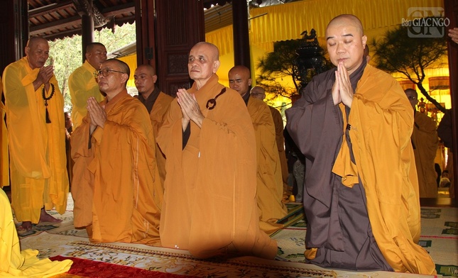 Môn đồ và đệ tử của Thiền sư từ các nơi trở về tổ đình Từ Hiếu đảnh lễ tưởng niệm thầy