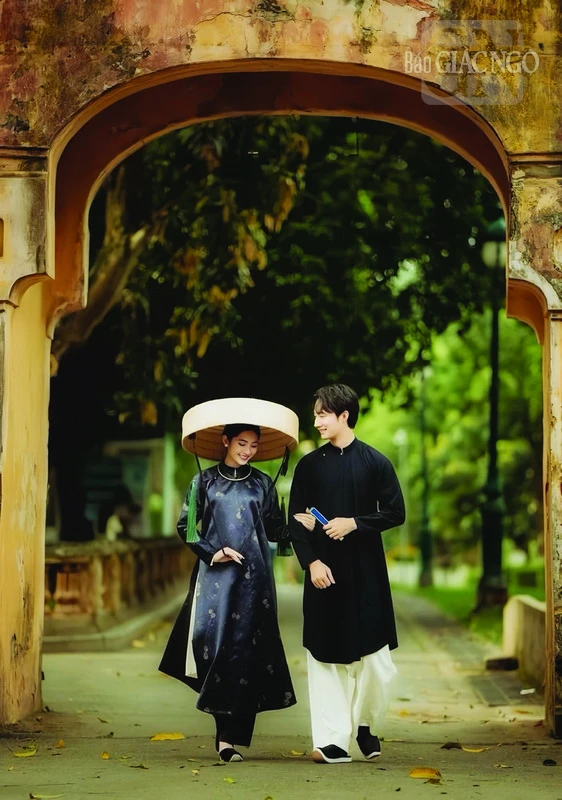 Cổ phục Việt là cả một kho tàng với nhiều loại trang phục khác nhau Cổ phục Việt là cả một kho tàng với nhiều loại trang phục khác nhau