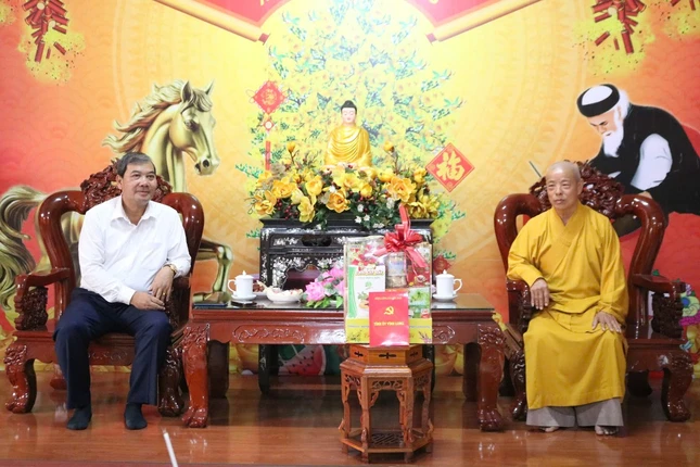 Ông Kim Ngọc Thái và Hòa thượng Thích Trí Minh