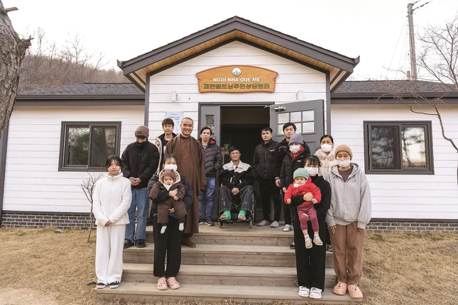 Không chỉ là nơi lưu trú, chùa Viên Ngộ còn được biết đến như một không gian sinh hoạt văn hóa - tâm linh cho người Việt