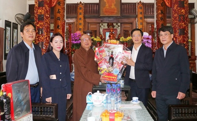 Chúc Tết Hòa thượng Thích Thanh Giác