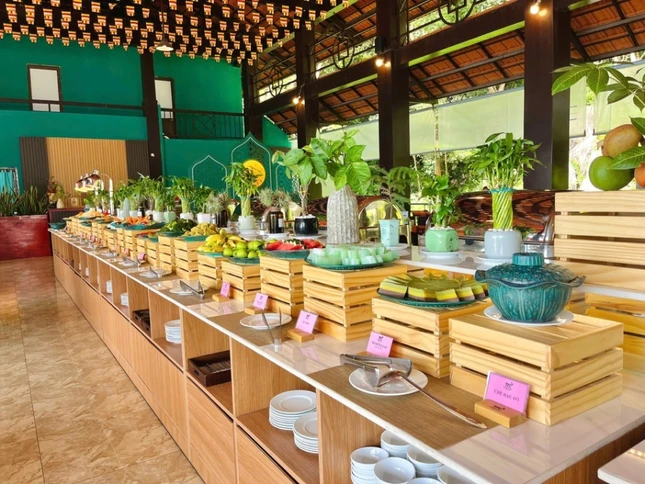 Nhà hàng Thiên Thai trên núi Tà Cú chuyên phục vụ đa dạng các loại ẩm thực chay, thực dưỡng cho du khách