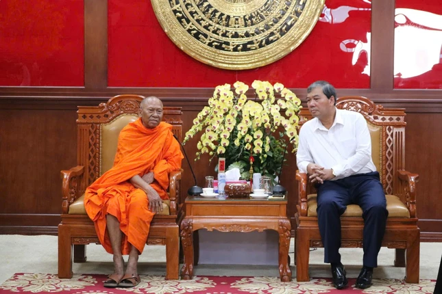 Hòa thượng Thạch Sok Xane và ông Kim Ngọc Thái