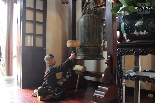 Tiếng chuông u minh vang vọng trong sớm mai mang đến niềm hỷ lạc