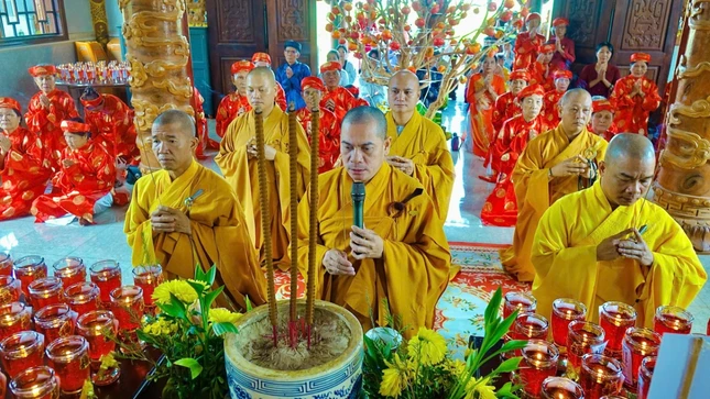 Khóa lễ khai kinh Dược Sư