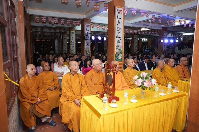 Chư tôn đức tham dự Chư tôn đức tham dự