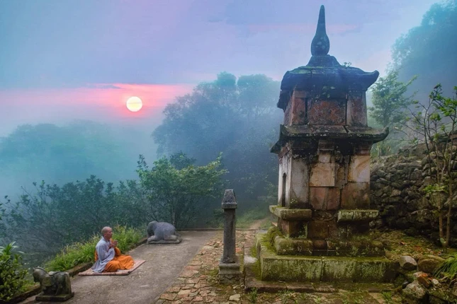 Phật hoàng bảo tháp trường tồn với thời gian Phật hoàng bảo tháp trường tồn với thời gian