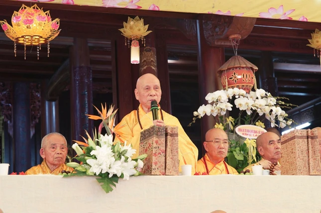 Trưởng lão Thích Giác Quang ban đạo từ