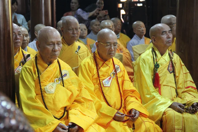 Chư tôn giáo phẩm tham dự lễ tưởng niệm