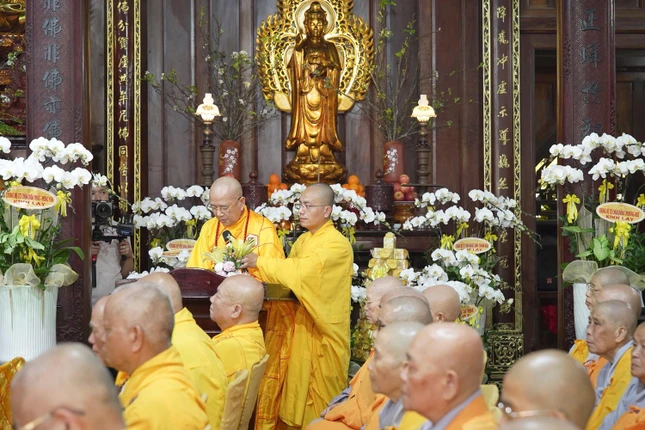 Hòa thượng Thích Khế Chơn cung tuyên tiểu sử