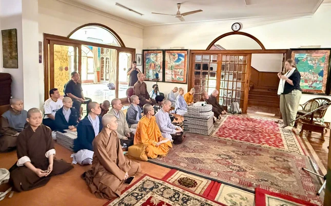 Tiến sĩ Eloise Wright, Đại học Ashoka, trình bày đề tài: Nghiên cứu học thuật là gì? (What is Academic Research?) Tiến sĩ Eloise Wright, Đại học Ashoka, trình bày đề tài: Nghiên cứu học thuật là gì? (What is Academic Research?)