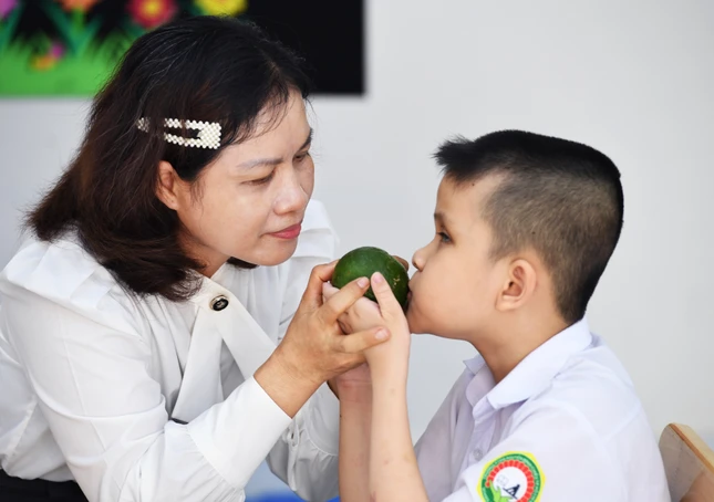 Tình yêu thương hiện diện trong mọi giờ học của các em tại Trường Trung học Phổ thông đặc biệt Nguyễn Đình Chiểu