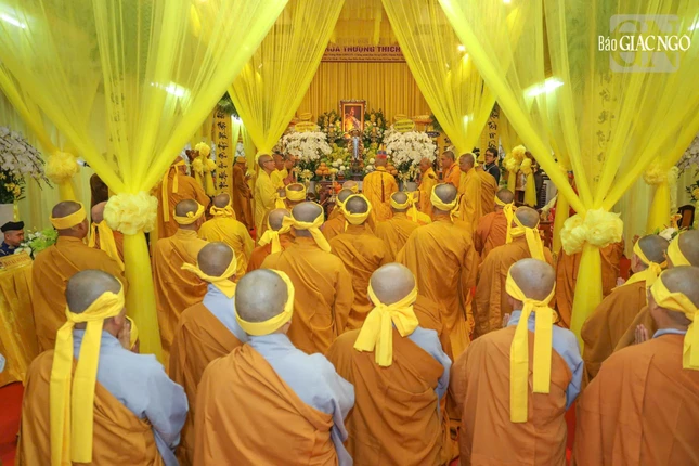 Kim quan Trưởng lão Hòa thượng Thích Như Tín được tôn trí tại chùa Hưng Long (số 298 đường Ngô Gia Tự, P.Vườn Lài, TP.HCM)