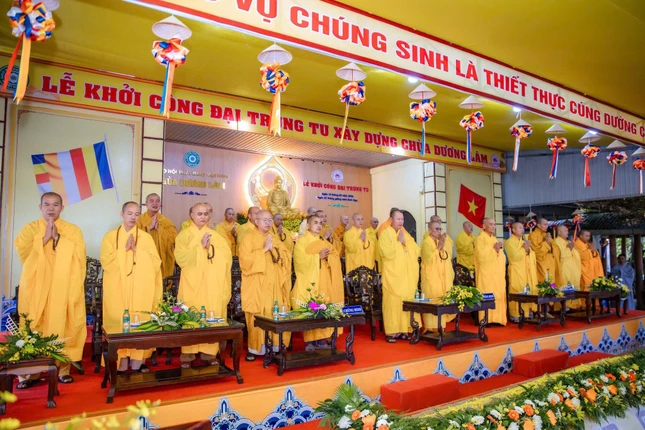 Niệm Phật cầu gia hộ