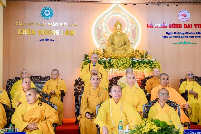 Hòa thượng Thích Từ Nghiêm ban đạo từ