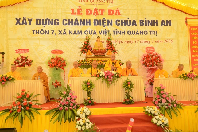 Chư tôn đức chứng minh buổi lễ