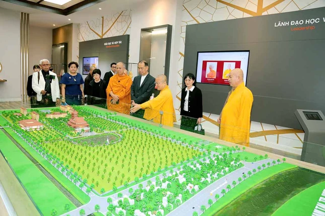 Đoàn tham quan Học viện Phật giáo VN tại TP.HCM Đoàn tham quan Học viện Phật giáo VN tại TP.HCM