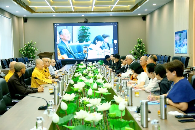 Quang cảnh buổi gặp mặt thân mật Quang cảnh buổi gặp mặt thân mật