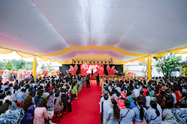 Quang cảnh buổi lễ Quang cảnh buổi lễ