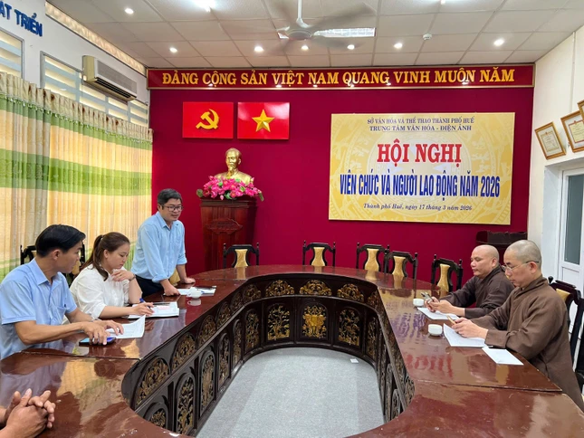 Thượng tọa Thích Quang Tư và Thượng tọa Thích Thiện Tuệ làm việc với lãnh đạo Trung tâm Văn hóa - Điện ảnh TP.Huế Thượng tọa Thích Quang Tư và Thượng tọa Thích Thiện Tuệ làm việc với lãnh đạo Trung tâm Văn hóa - Điện ảnh TP.Huế