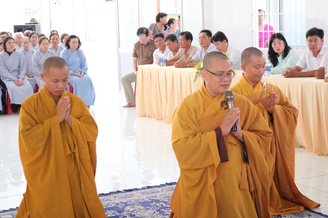 Thượng tọa Thích Như Đạo dâng lời phát nguyện