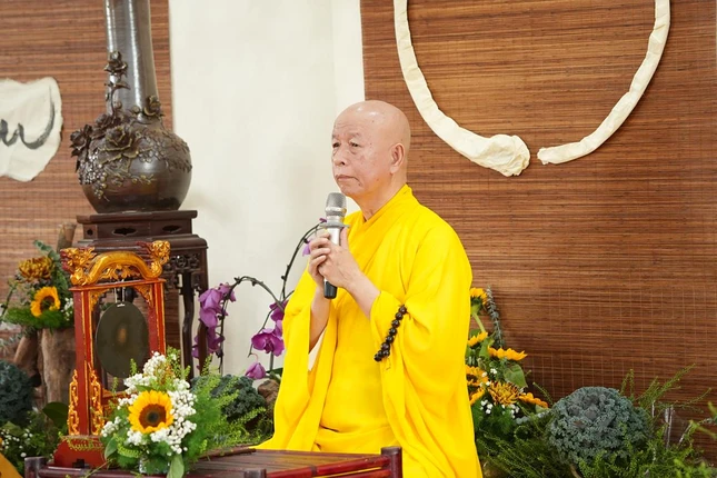 Hòa thượng Thích Thái Hòa ban đạo từ