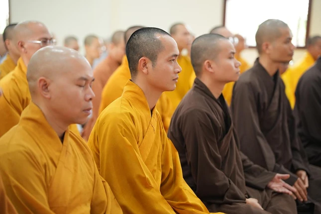 Chư Tăng tham dự