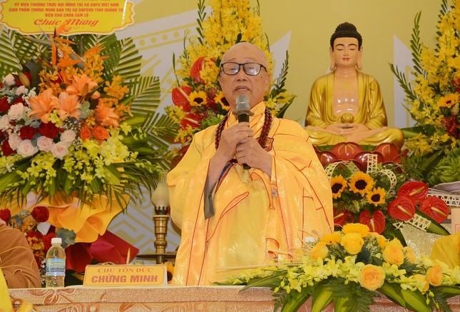 Hòa thượng Thích Tánh Nhiếp ban đạo từ