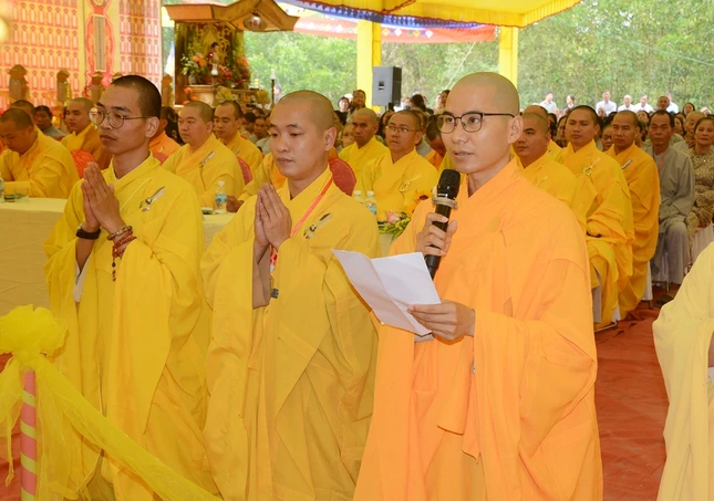 Đại đức tân trụ trì dâng lời phát nguyện