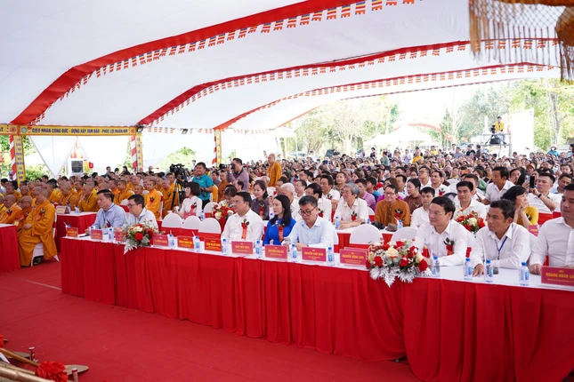 Quang cảnh buổi lễ Quang cảnh buổi lễ