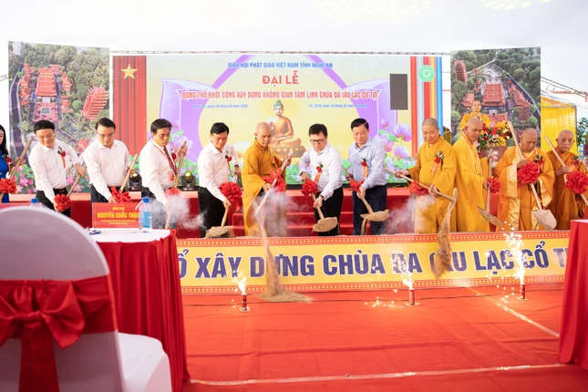 Nghi lễ động thổ xây dựng không gian tâm linh chùa Da (Âu Lạc cổ tự) Nghi lễ động thổ xây dựng không gian tâm linh chùa Da (Âu Lạc cổ tự)
