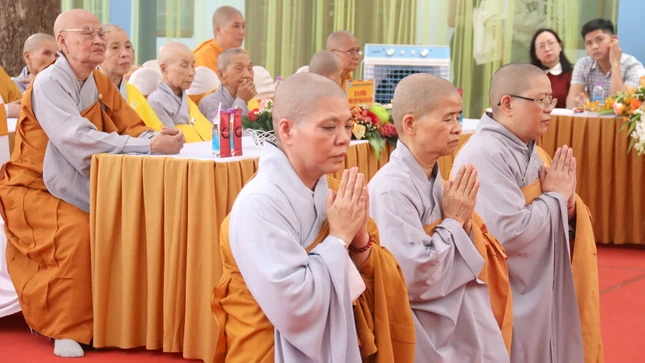 Trang nghiêm buổi lễ