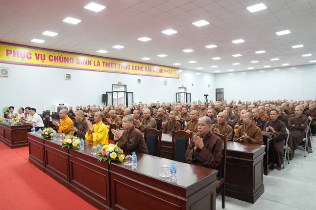 Lớp đào tạo bồi dưỡng trụ trì khóa I của Phật giáo TP.Hà Nội niên khóa 2026-2028 có tổng 396 vị tham gia, trong đó chư Tăng 107 vị, chư Ni 289 vị