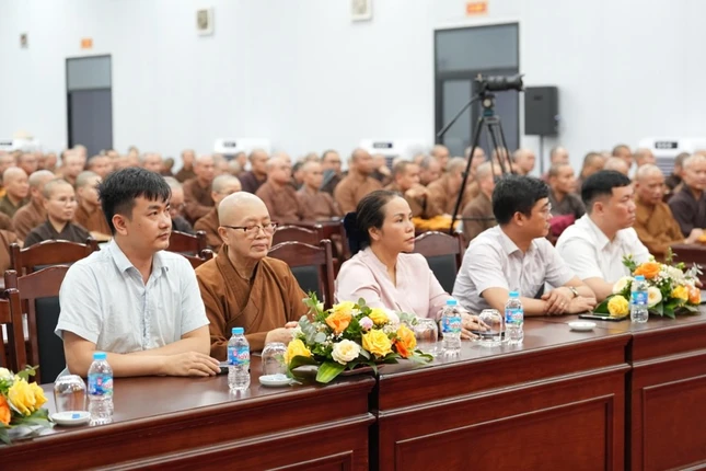 Đại biểu tham dự