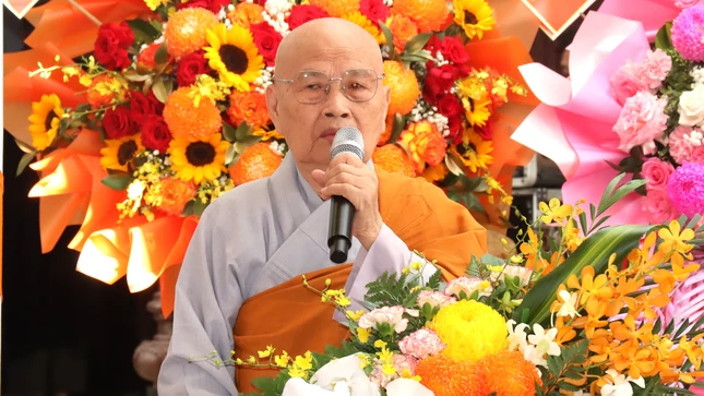 Ni trưởng Thích nữ Hạnh Ngọc huấn từ