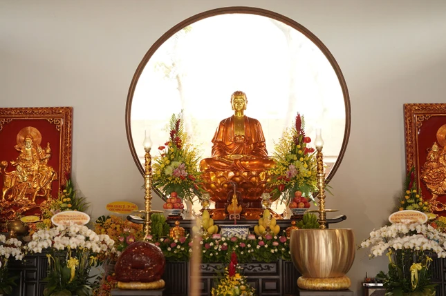 Tôn tượng Đức Bổn Sư Thích Ca Mâu Ni