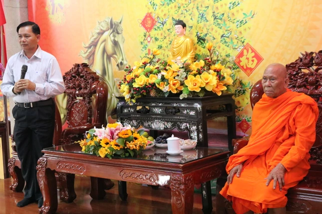 Bí thư Tỉnh ủy Vĩnh Long Trần Văn Lâu phát biểu