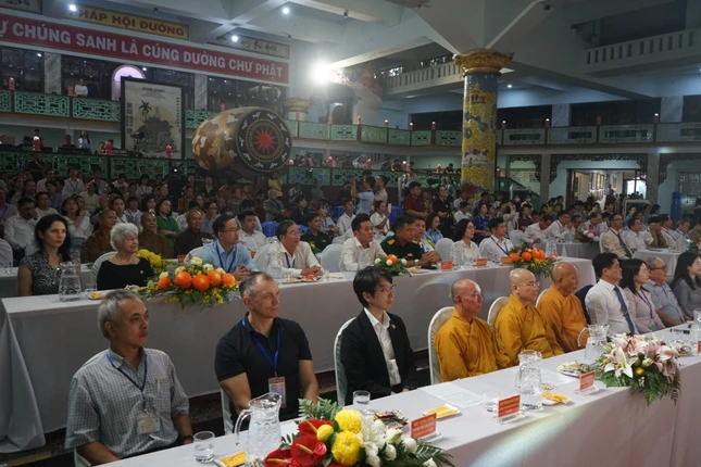 Chư tôn đức, đại biểu tham dự Chư tôn đức, đại biểu tham dự